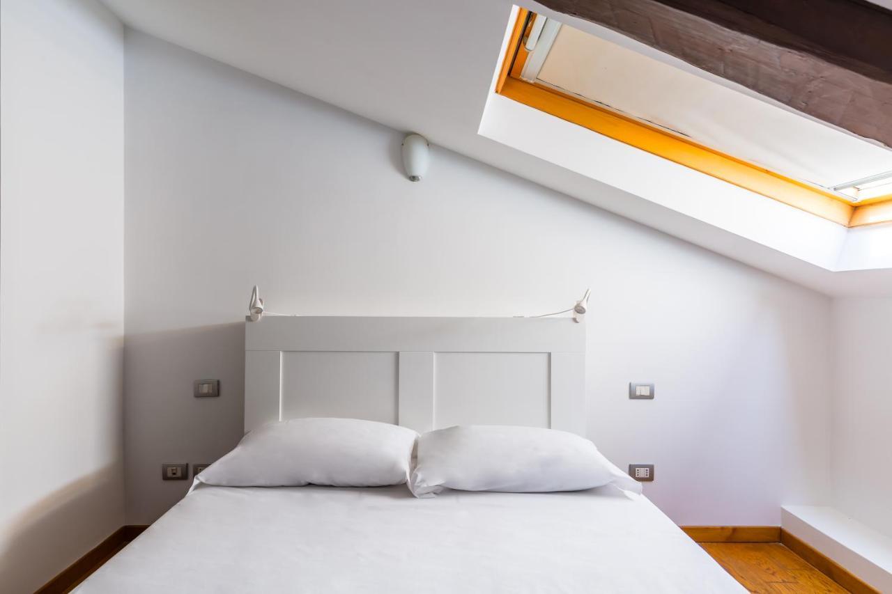 Attico Al Duomo By Napoliapartments Esterno foto