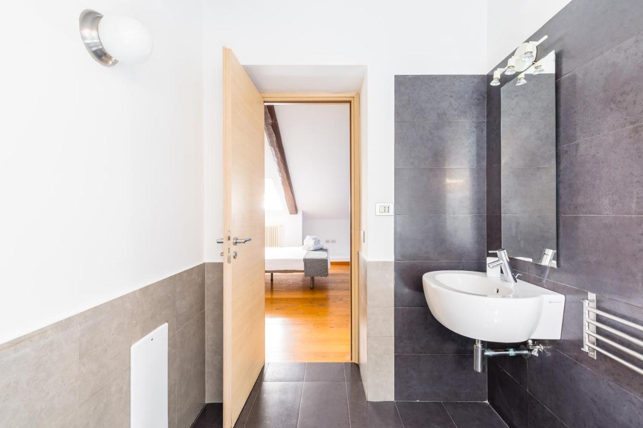 Attico Al Duomo By Napoliapartments Esterno foto