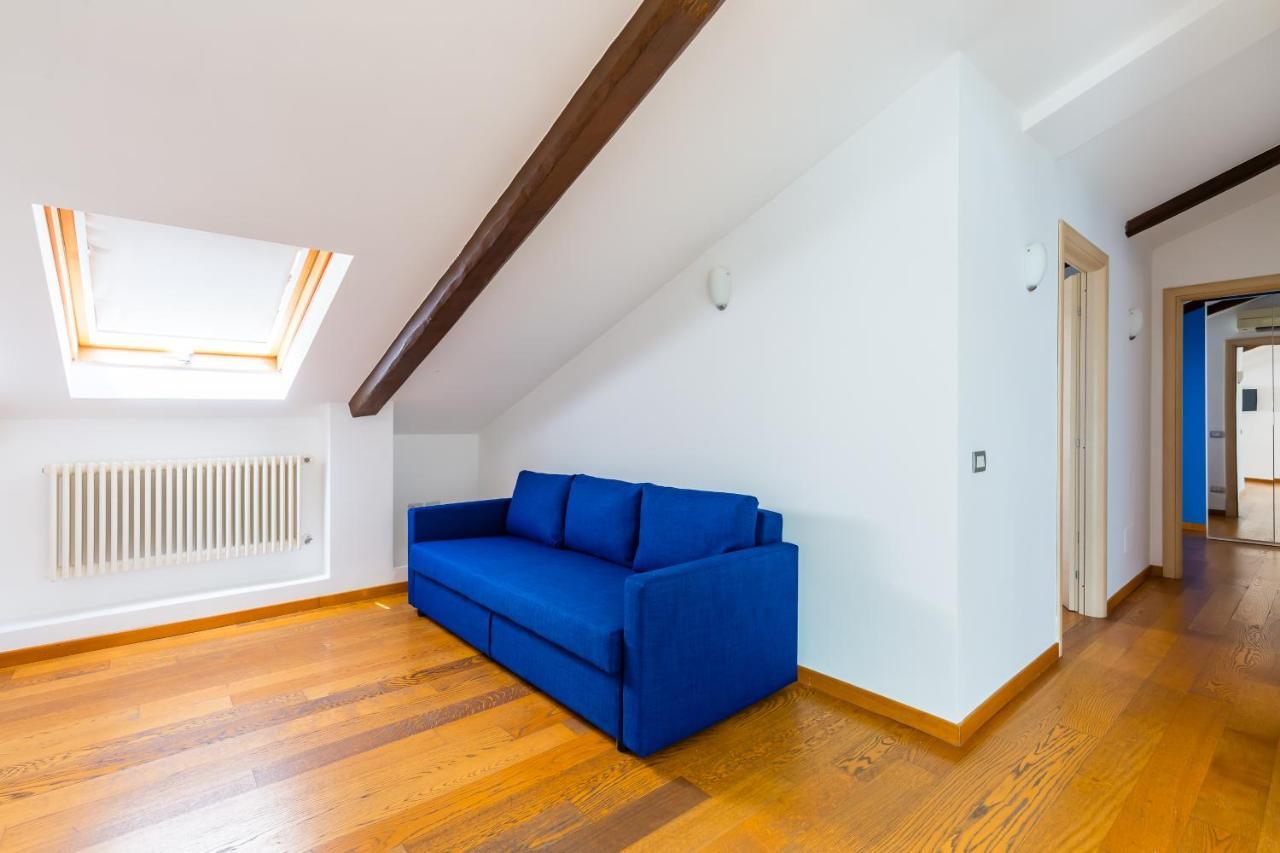Attico Al Duomo By Napoliapartments Esterno foto
