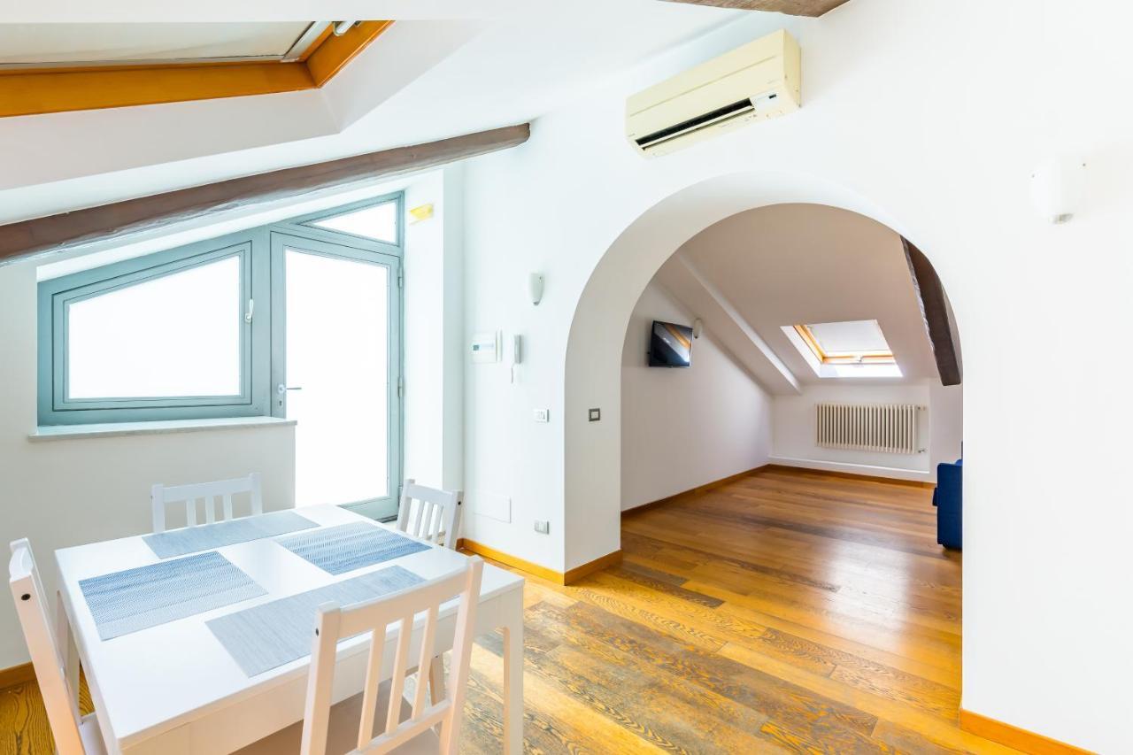 Attico Al Duomo By Napoliapartments Esterno foto