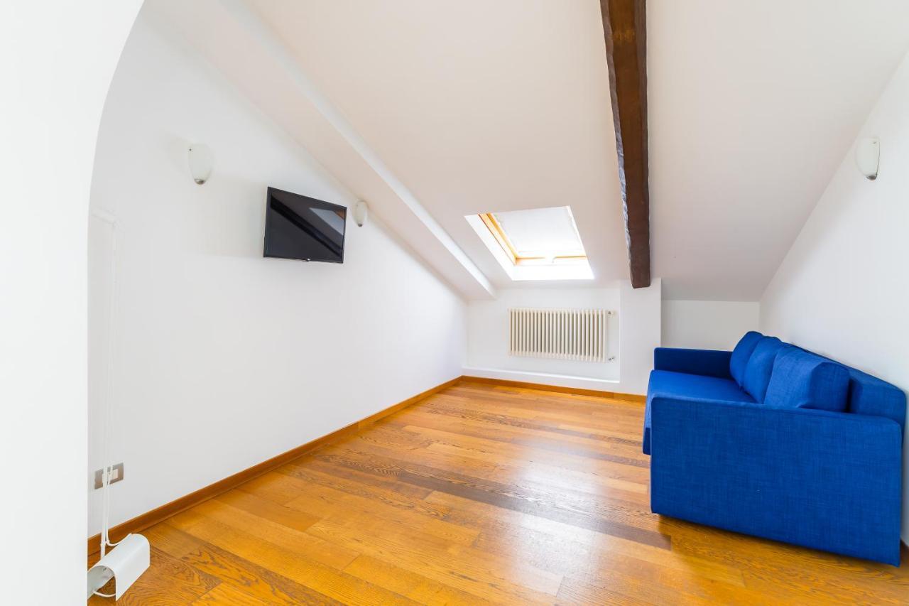 Attico Al Duomo By Napoliapartments Esterno foto