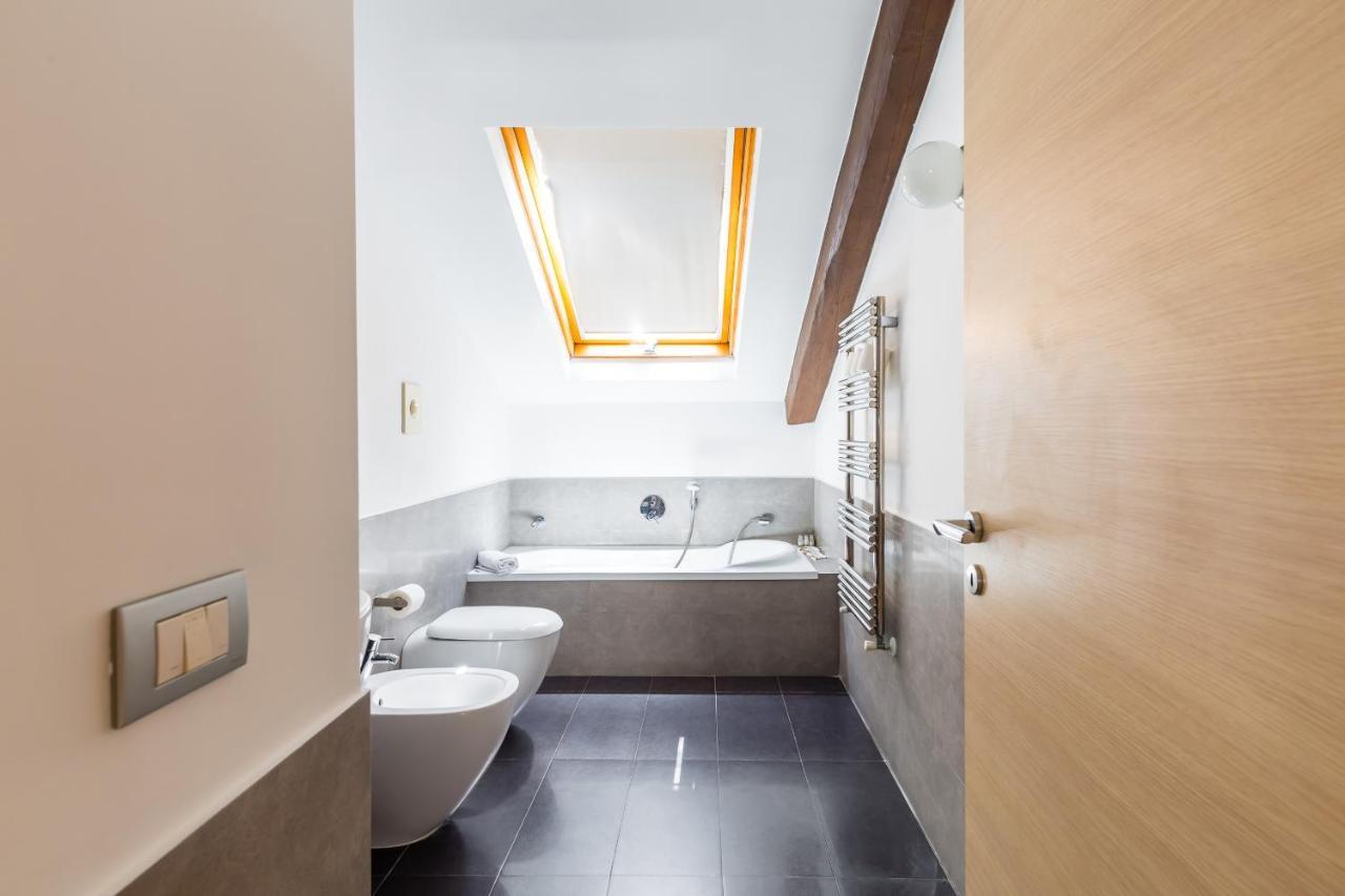 Attico Al Duomo By Napoliapartments Esterno foto